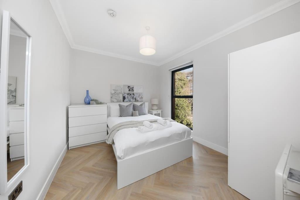 Pleasing 2Bed Flat 10Min To Wimbledon Tennis Court Лондон Экстерьер фото