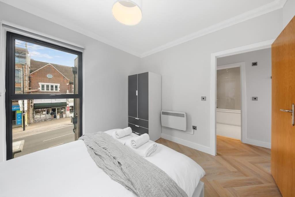 Pleasing 2Bed Flat 10Min To Wimbledon Tennis Court Лондон Экстерьер фото