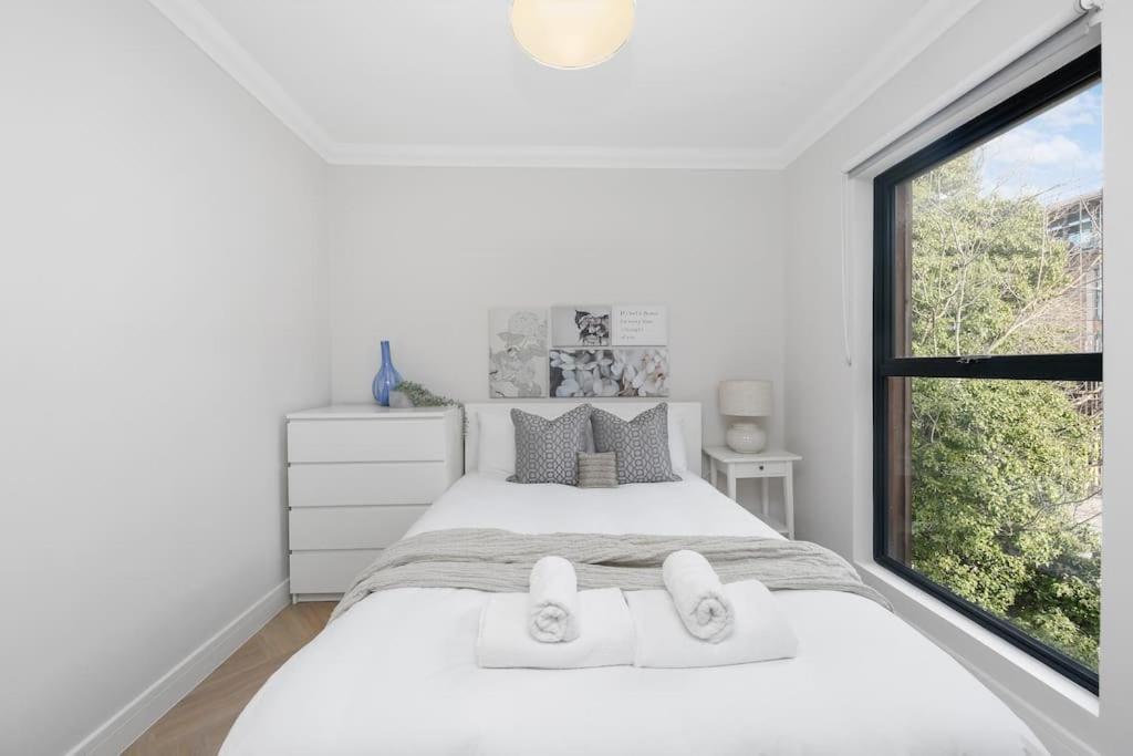 Pleasing 2Bed Flat 10Min To Wimbledon Tennis Court Лондон Экстерьер фото
