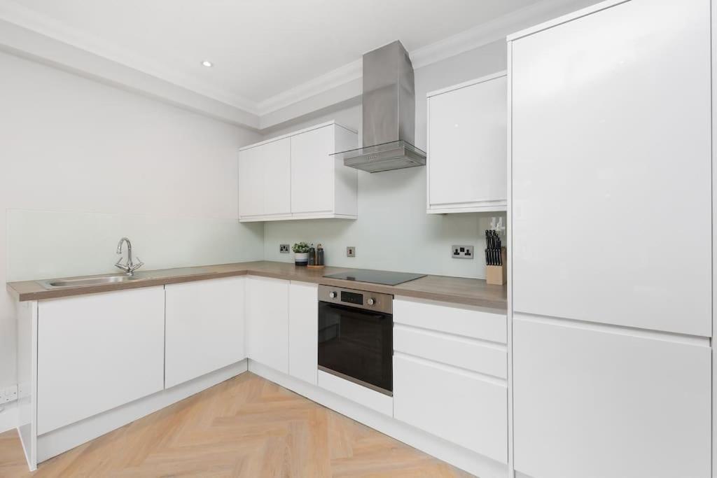 Pleasing 2Bed Flat 10Min To Wimbledon Tennis Court Лондон Экстерьер фото