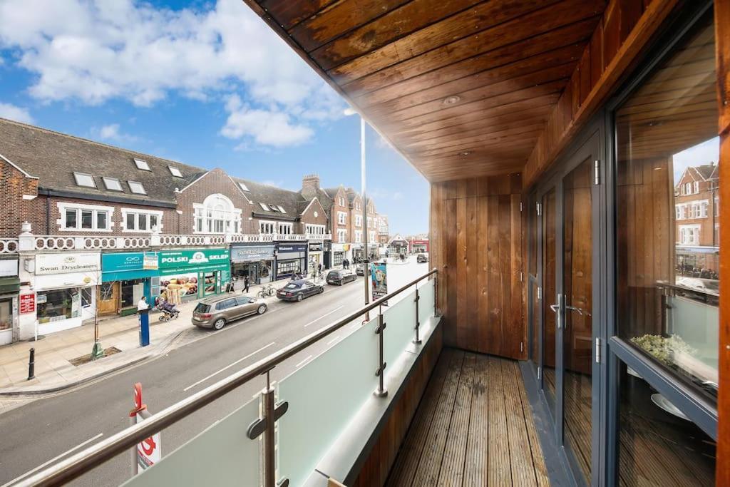 Pleasing 2Bed Flat 10Min To Wimbledon Tennis Court Лондон Экстерьер фото