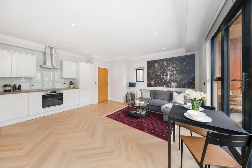 Pleasing 2Bed Flat 10Min To Wimbledon Tennis Court Лондон Экстерьер фото